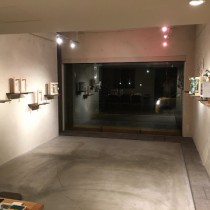 「『箱からはじまる物語』展」